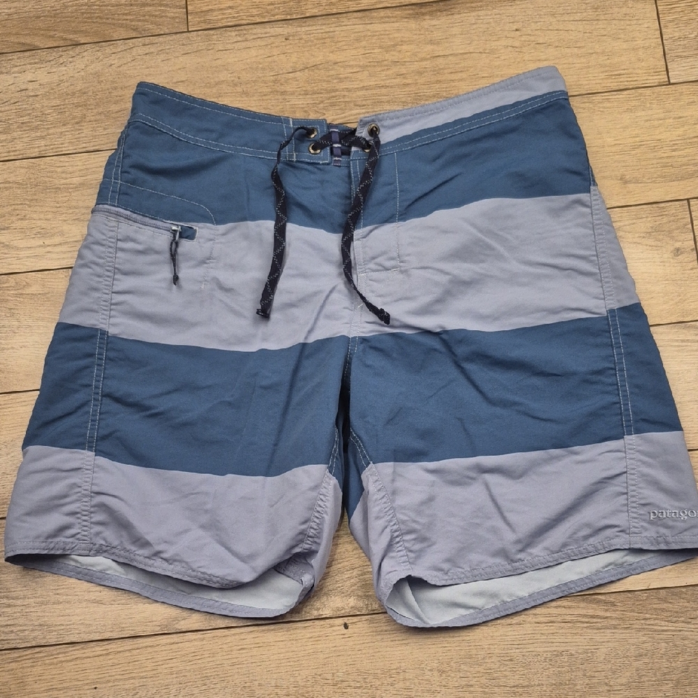 PATAGONIA Blue Light Blue Grey‎ Striped Pattern Mens Sz 32 Swim Board Shorts